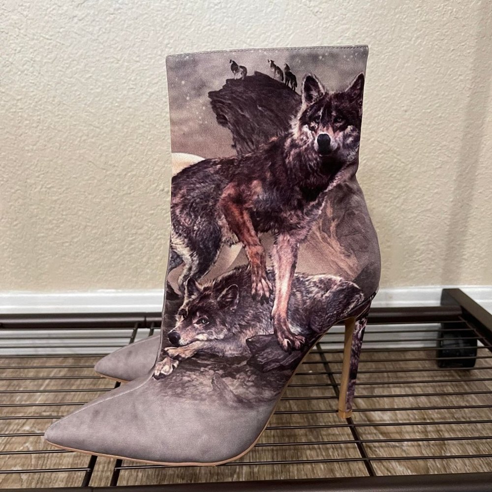 RARE Ibiza Last by Jeffery Campbell Wolf Print Ankle Boots 9